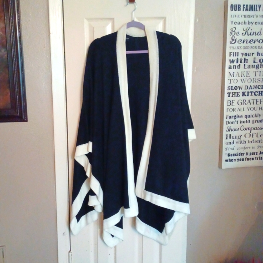 Lane Bryant black and white sweater/cardigan/shawl